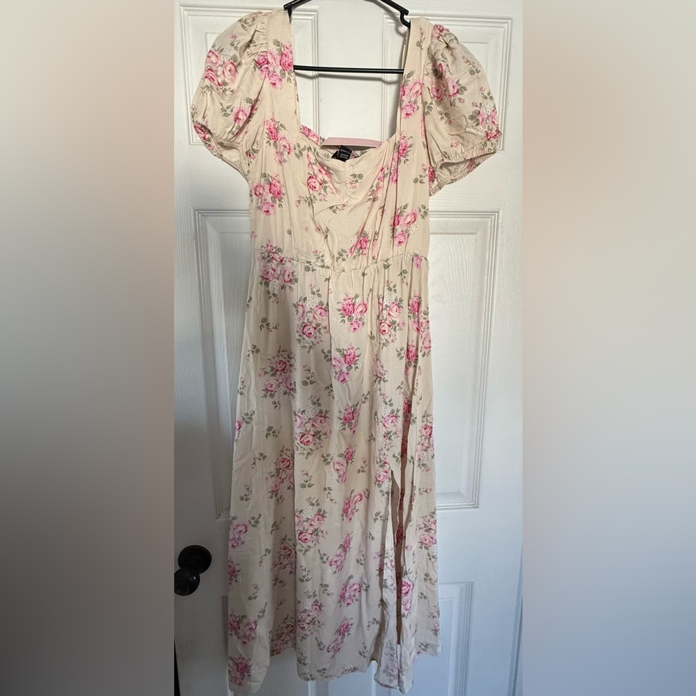 Streetwear Society Cream Floral Maxi Dress with Pink Roses